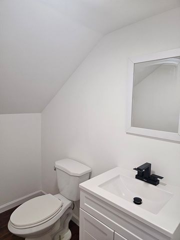 85 Lexington Ave, Lowell, MA 01854