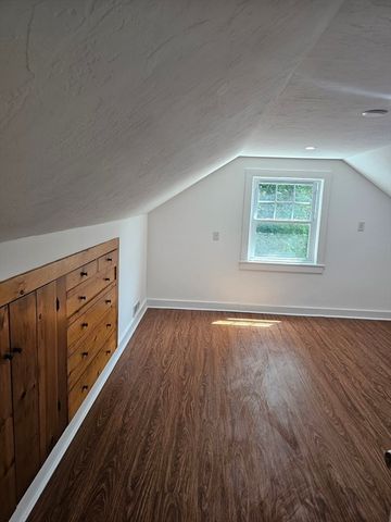 85 Lexington Ave, Lowell, MA 01854