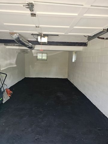 85 Lexington Ave, Lowell, MA 01854