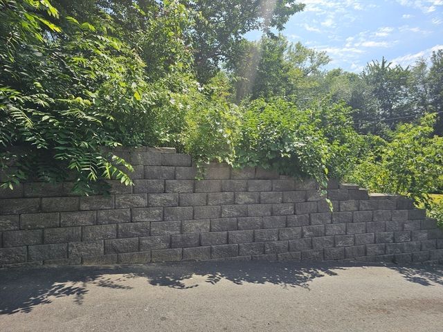 85 Lexington Ave, Lowell, MA 01854