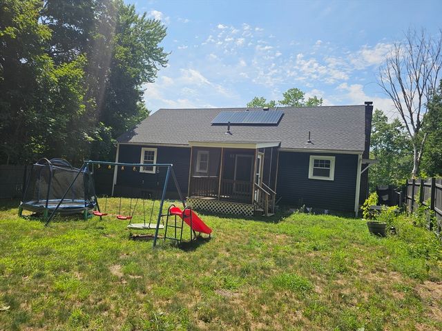 85 Lexington Ave, Lowell, MA 01854