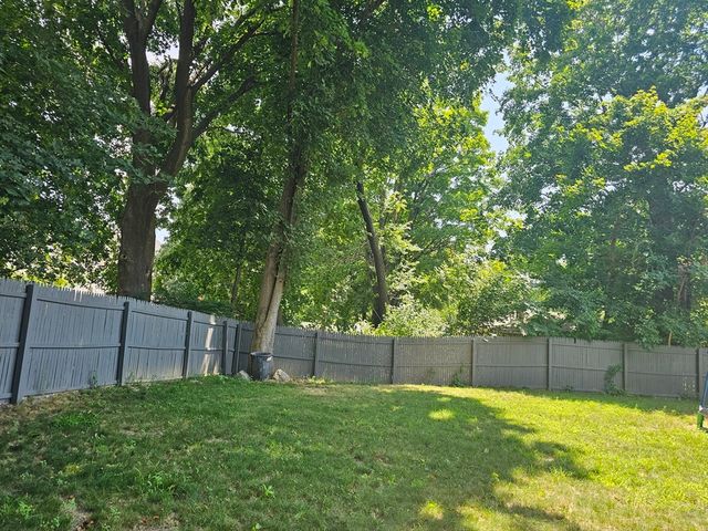 85 Lexington Ave, Lowell, MA 01854