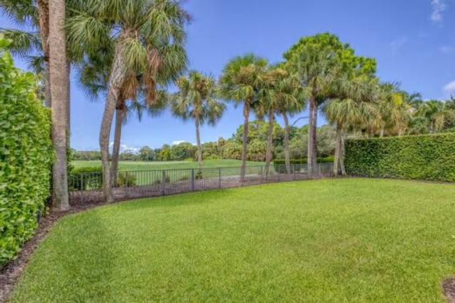539 Les Jardin Drive, Palm Beach Gardens, FL 33410