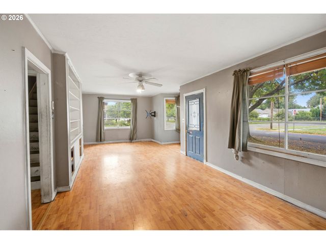 806 Ne GALLOWAY St, Mc Minnville, OR 97128