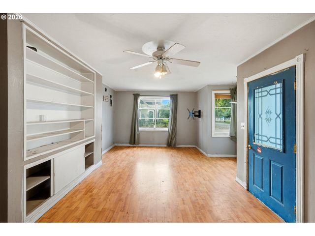 806 Ne GALLOWAY St, Mc Minnville, OR 97128