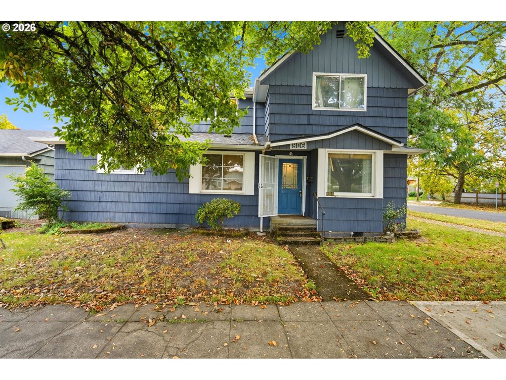 Image 1 of property listing at 806 Ne GALLOWAY St, Mc Minnville, OR 97128