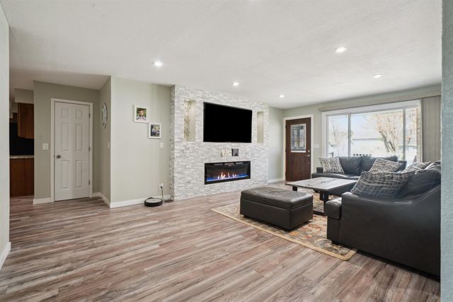 918 Colby Road, Waterloo, IA 50701