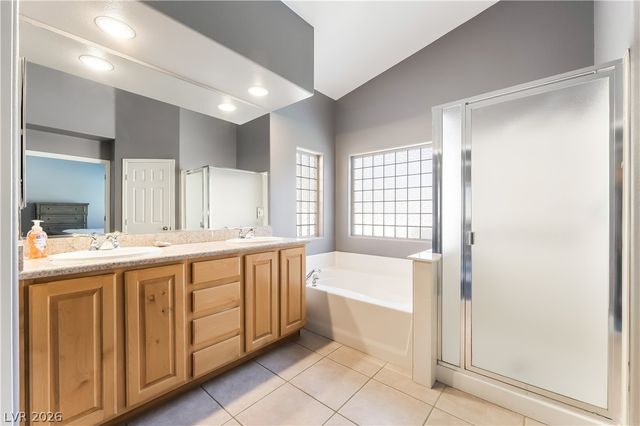 62 Harbor Coast Street, Las Vegas, NV 89148