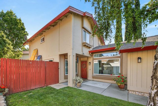 7597 Deltawind Dr, Sacramento, CA 95831