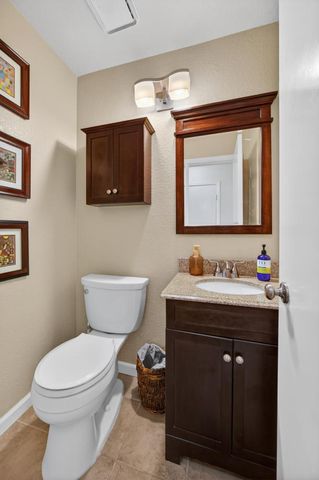 7597 Deltawind Dr, Sacramento, CA 95831