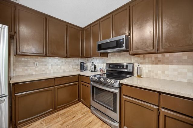 7597 Deltawind Dr, Sacramento, CA 95831