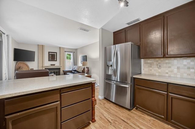 7597 Deltawind Dr, Sacramento, CA 95831