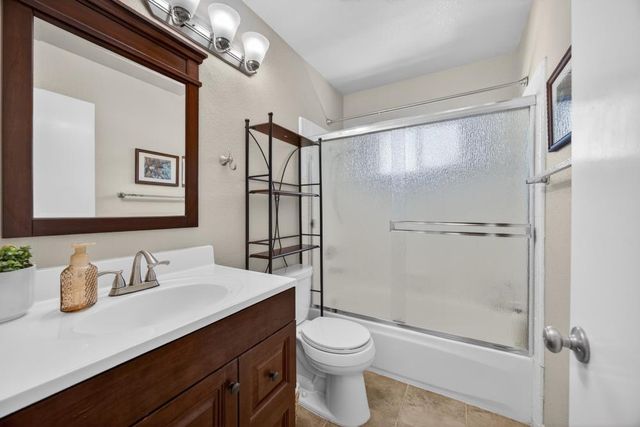 7597 Deltawind Dr, Sacramento, CA 95831