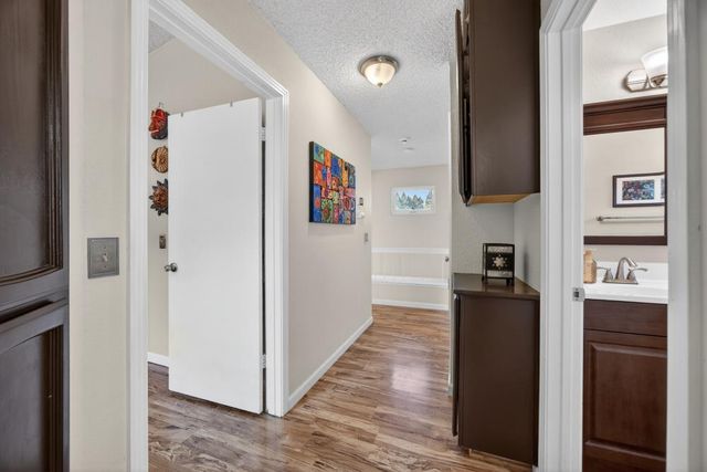 7597 Deltawind Dr, Sacramento, CA 95831