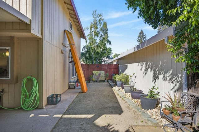 7597 Deltawind Dr, Sacramento, CA 95831