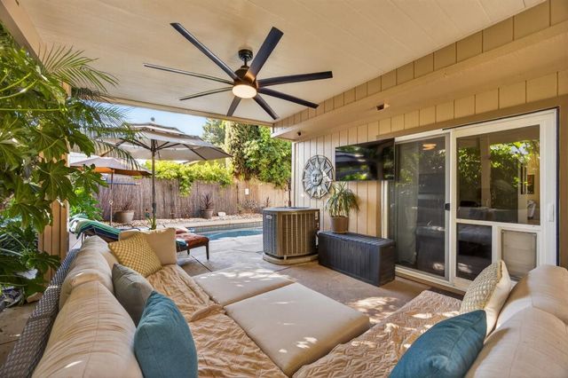 7597 Deltawind Dr, Sacramento, CA 95831