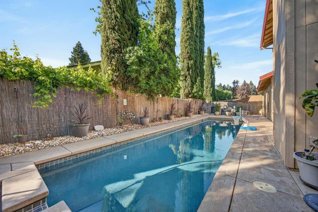 7597 Deltawind Dr, Sacramento, CA 95831