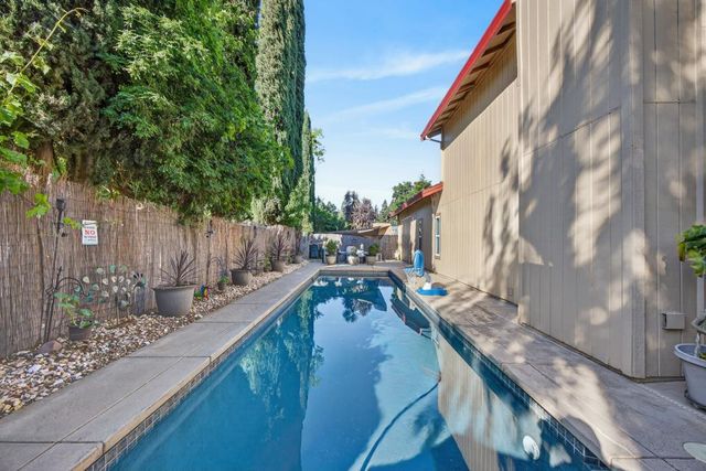 7597 Deltawind Dr, Sacramento, CA 95831