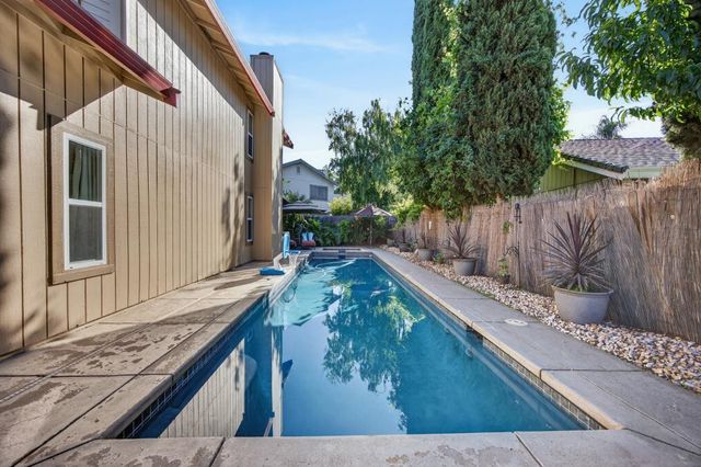 7597 Deltawind Dr, Sacramento, CA 95831