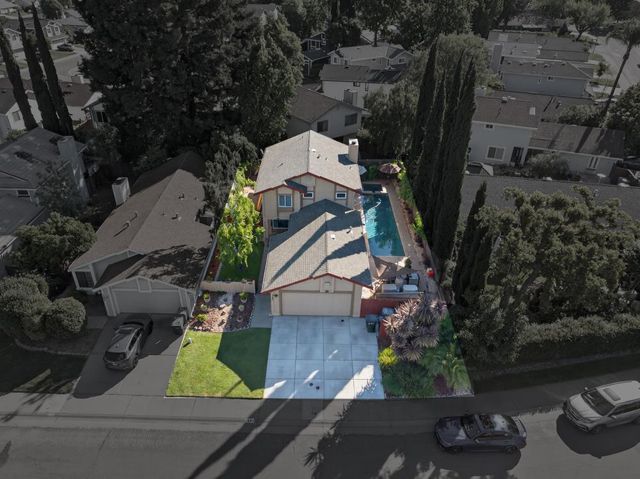 7597 Deltawind Dr, Sacramento, CA 95831