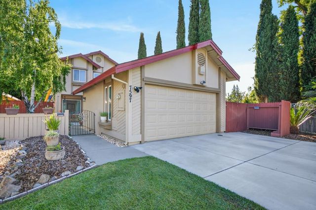7597 Deltawind Dr, Sacramento, CA 95831