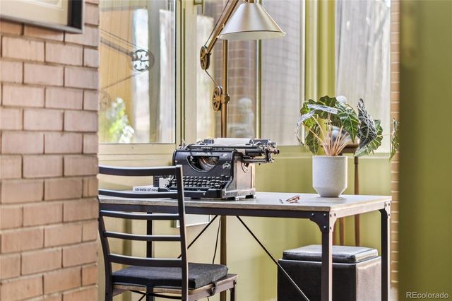 2735 E 7th Avenue Parkway, Denver, CO 80206