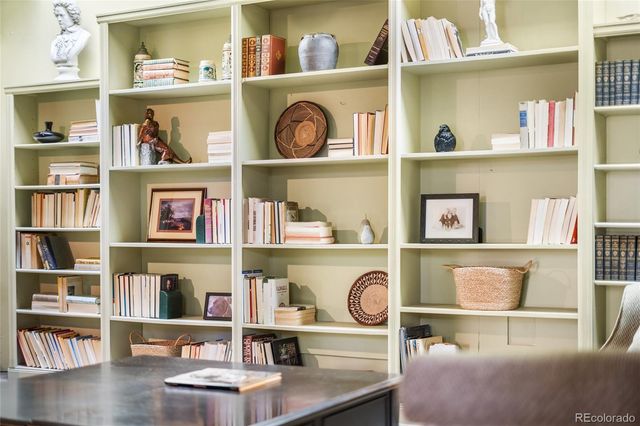 2735 E 7th Avenue Parkway, Denver, CO 80206