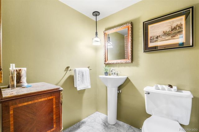 2735 E 7th Avenue Parkway, Denver, CO 80206