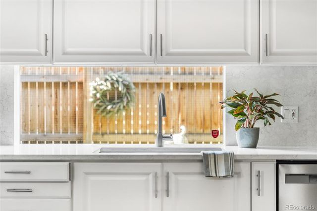 2735 E 7th Avenue Parkway, Denver, CO 80206