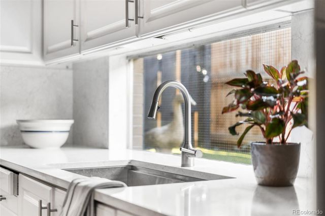 2735 E 7th Avenue Parkway, Denver, CO 80206