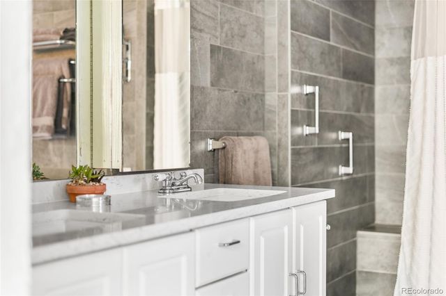 2735 E 7th Avenue Parkway, Denver, CO 80206