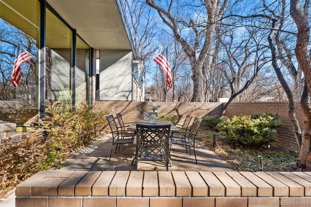 2735 E 7th Avenue Parkway, Denver, CO 80206