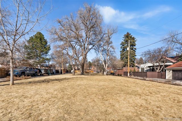 2735 E 7th Avenue Parkway, Denver, CO 80206