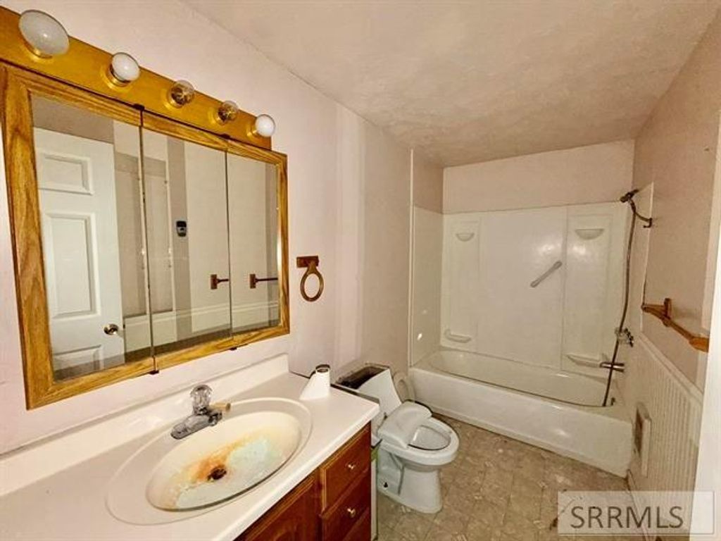 Image 14 of property listing at 5657 W 17th S, Idaho Falls, ID 83402