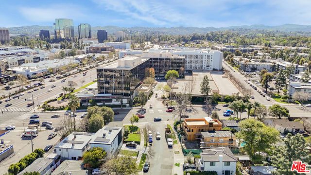 6422 Hanna Avenue, Woodland Hills (los Angeles), CA 91303