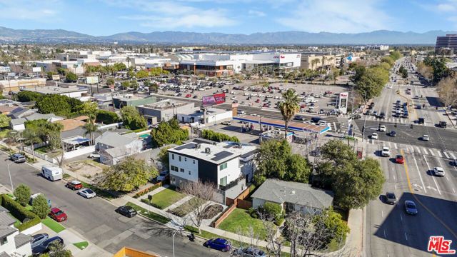 6422 Hanna Avenue, Woodland Hills (los Angeles), CA 91303