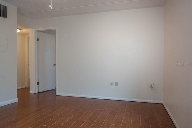 5221 BAYSHORE BOULEVARD 32, Tampa, FL 33611