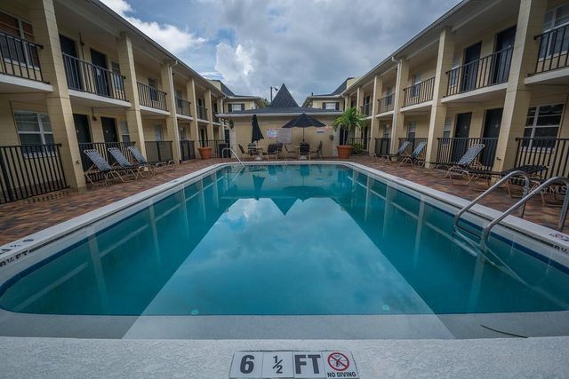 5221 BAYSHORE BOULEVARD 32, Tampa, FL 33611