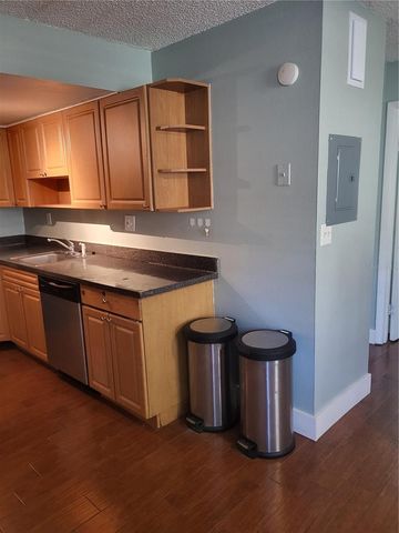 5221 BAYSHORE BOULEVARD 32, Tampa, FL 33611