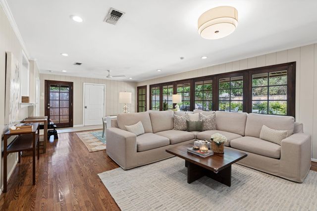 2314 Hialeah Drive, Houston, TX 77018