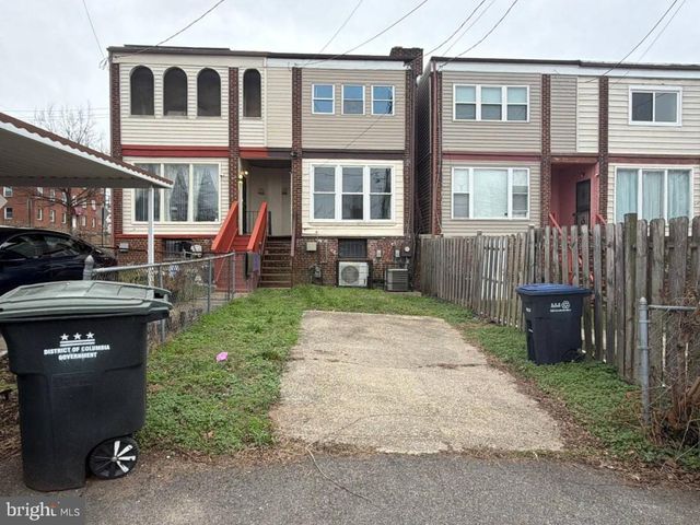 3340 CROFFUT PL SE, Washington, DC 20019