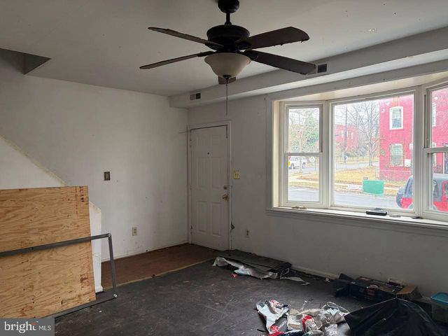 3340 CROFFUT PL SE, Washington, DC 20019