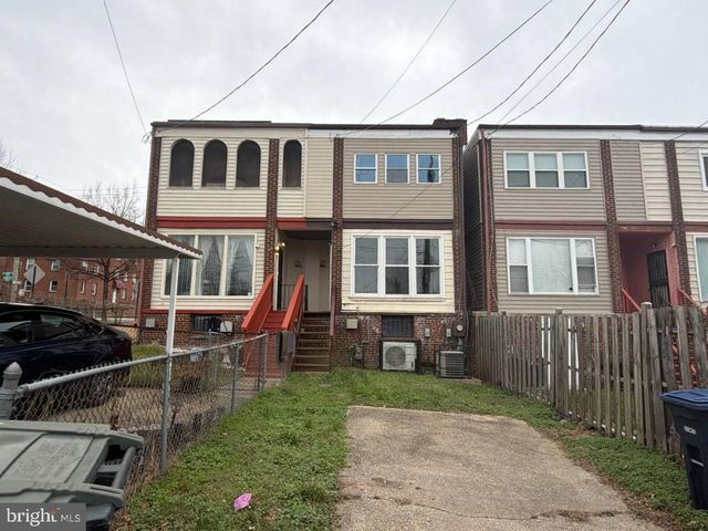 3340 CROFFUT PL SE, Washington, DC 20019