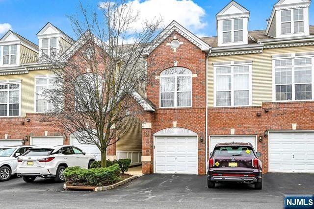 106 Rock Creek Drive T211, Clifton, NJ 07014