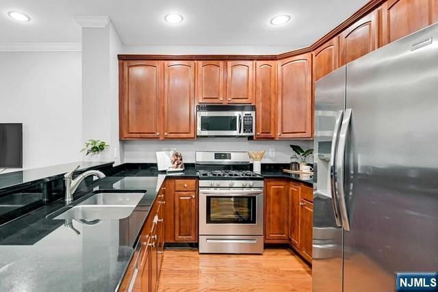 106 Rock Creek Drive T211, Clifton, NJ 07014