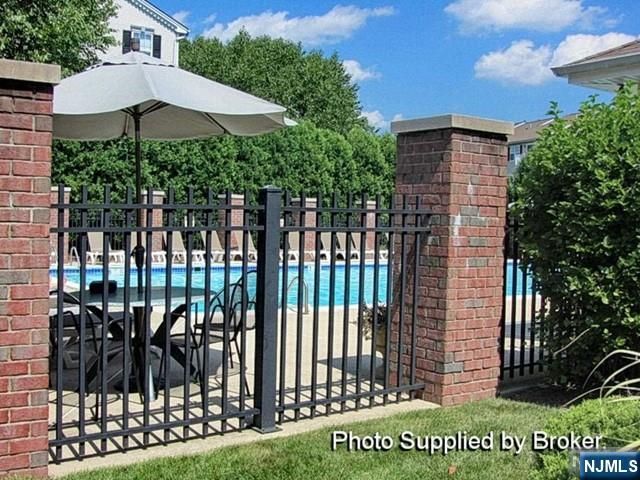 106 Rock Creek Drive T211, Clifton, NJ 07014