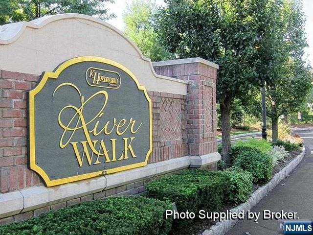 106 Rock Creek Drive T211, Clifton, NJ 07014