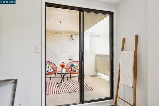655 Chetwood St 203, Oakland, CA 94610