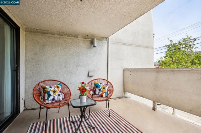 655 Chetwood St 203, Oakland, CA 94610