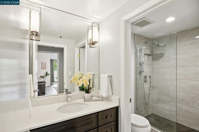 655 Chetwood St 203, Oakland, CA 94610